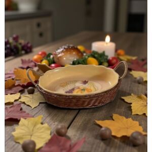 Spinaker Autumn dish in basket scalloped edges fall Thanksgiving Grannycore Vtg